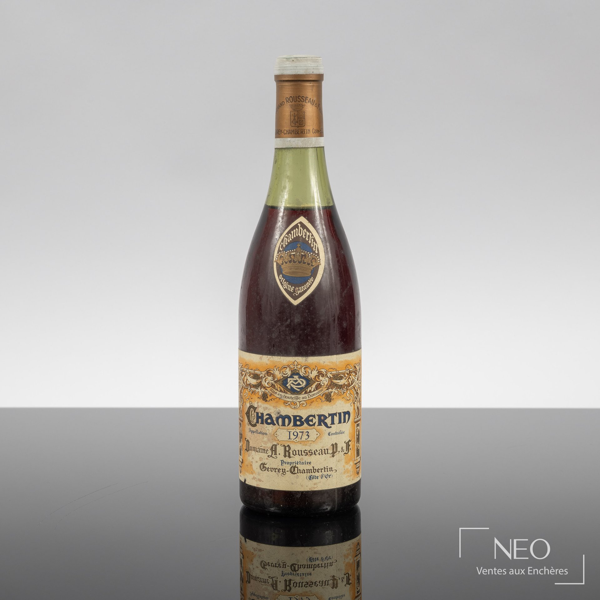 Bouteille de Chambertin Grand Cru 1973 Domaine Armand Rousseau vue de face