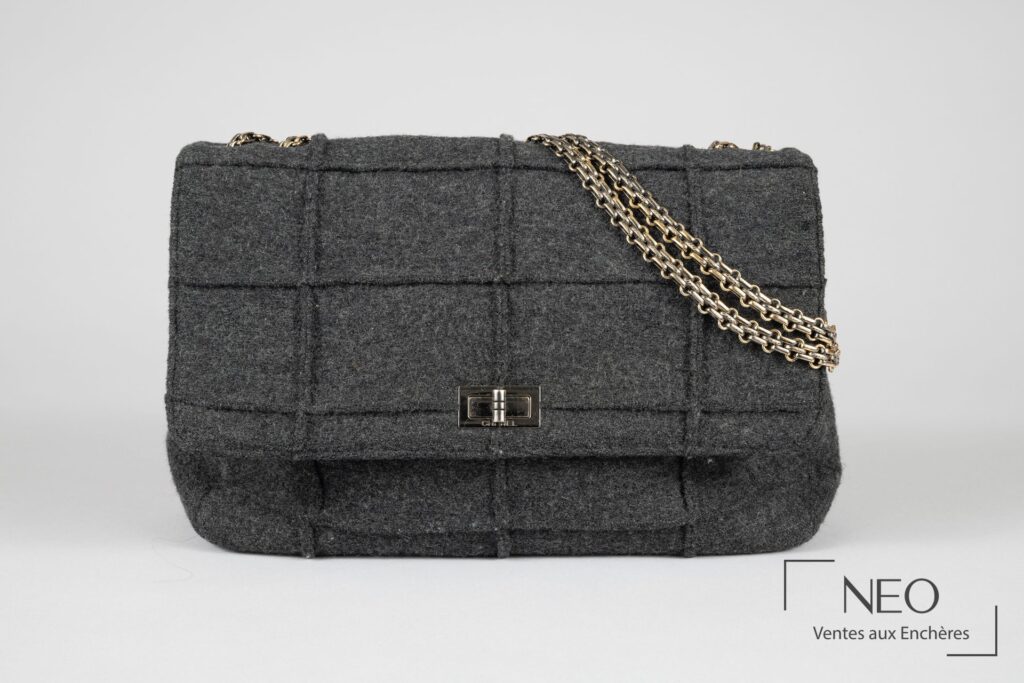 Sac Chanel 2.55 jumbo en laine gris anthracite