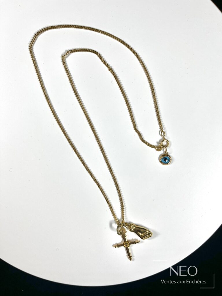 Chapelet en or avec deux pendentifs
