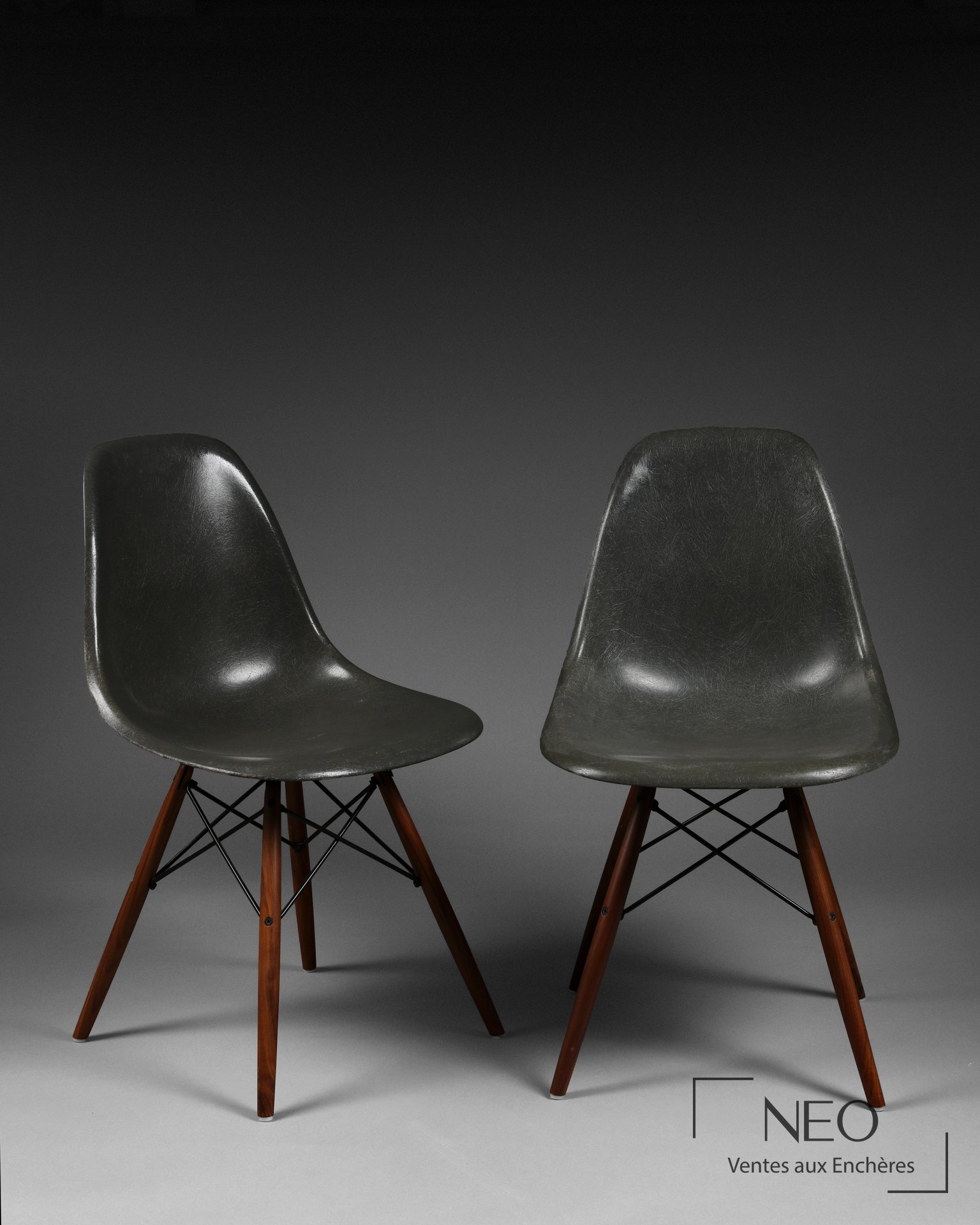 Charles et Ray Eames suite de cinq chaises DSW Herman Miller