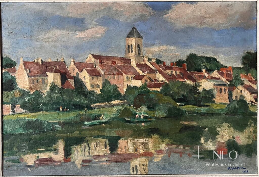 Paysage de village avec clocher et reflet dans l'eau
