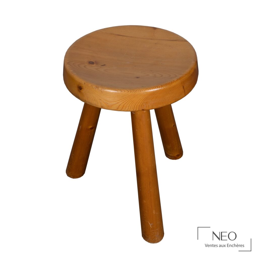 Tabouret rond en bois à trois pieds