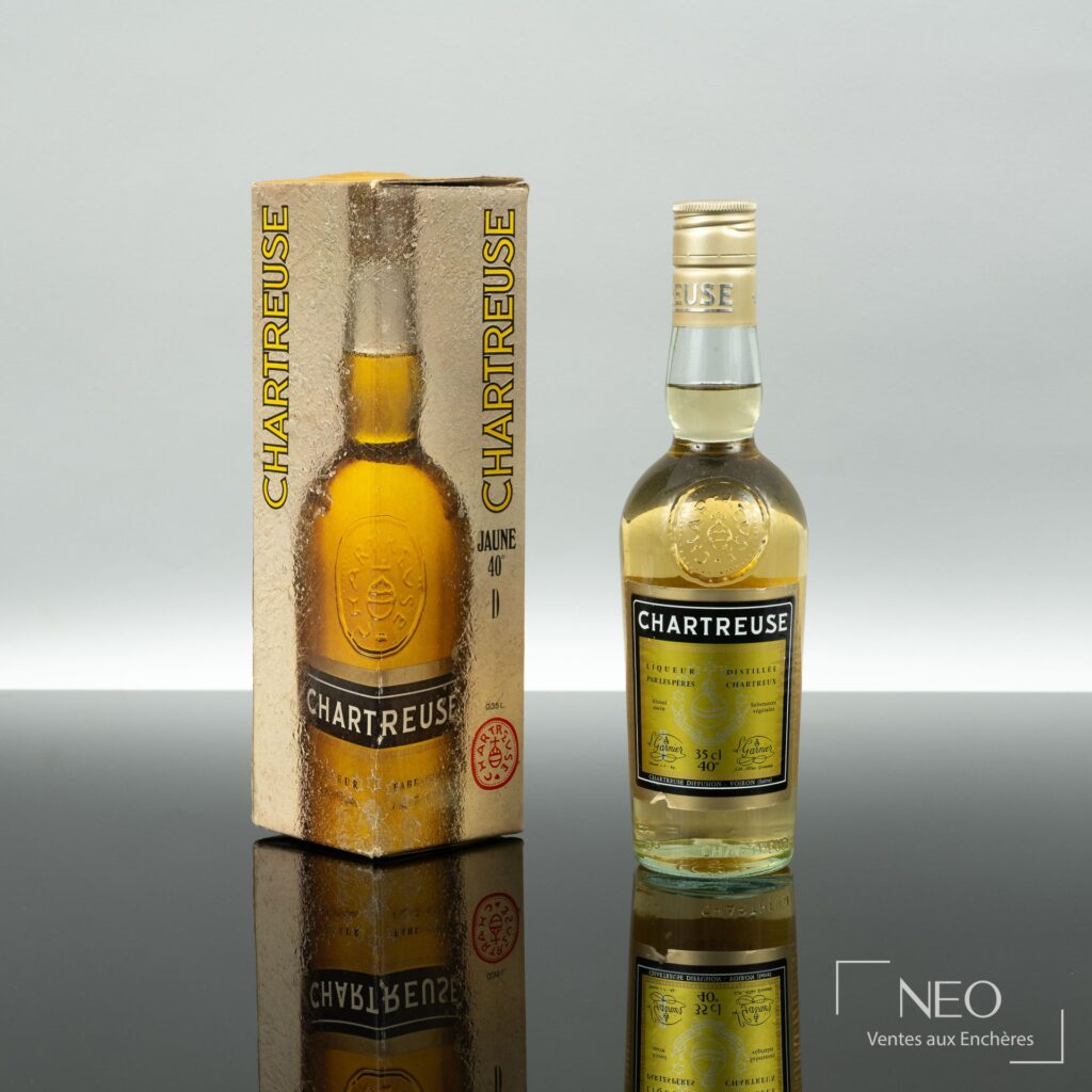Demi-bouteille de Chartreuse Jaune avec son étui