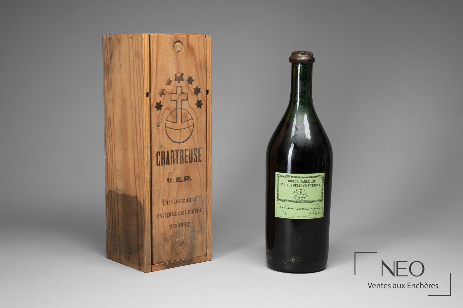 Chartreuse Verte VEP 1975, bouteille d’un litre en coffret bois d’origine