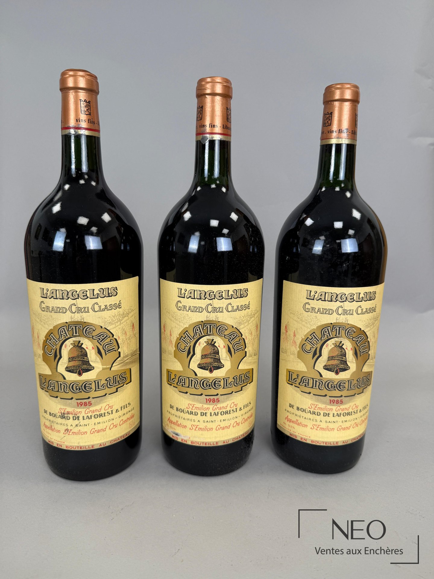Château L’Angélus, 3 magnums Saint-Emilion Grand Cru 1985