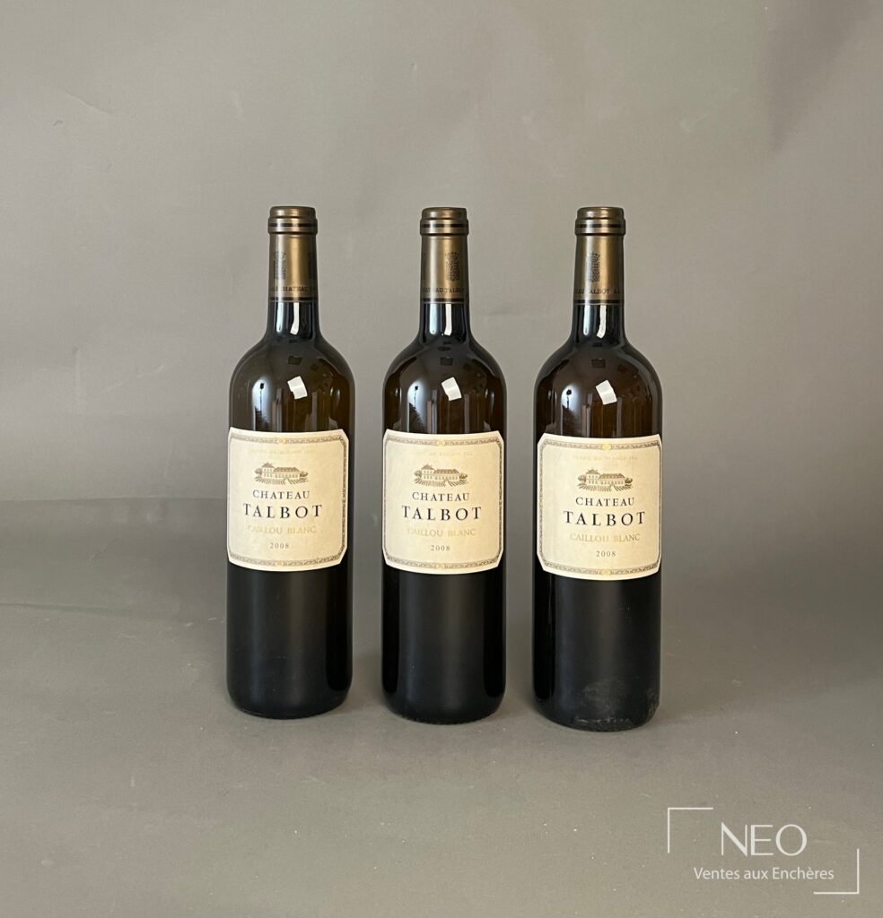 Trois bouteilles Château Talbot Caillou Blanc 2008 vues de face