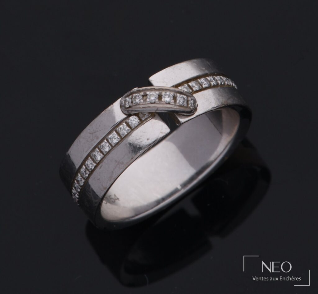 Bague Chaumet en or gris sertie de diamants