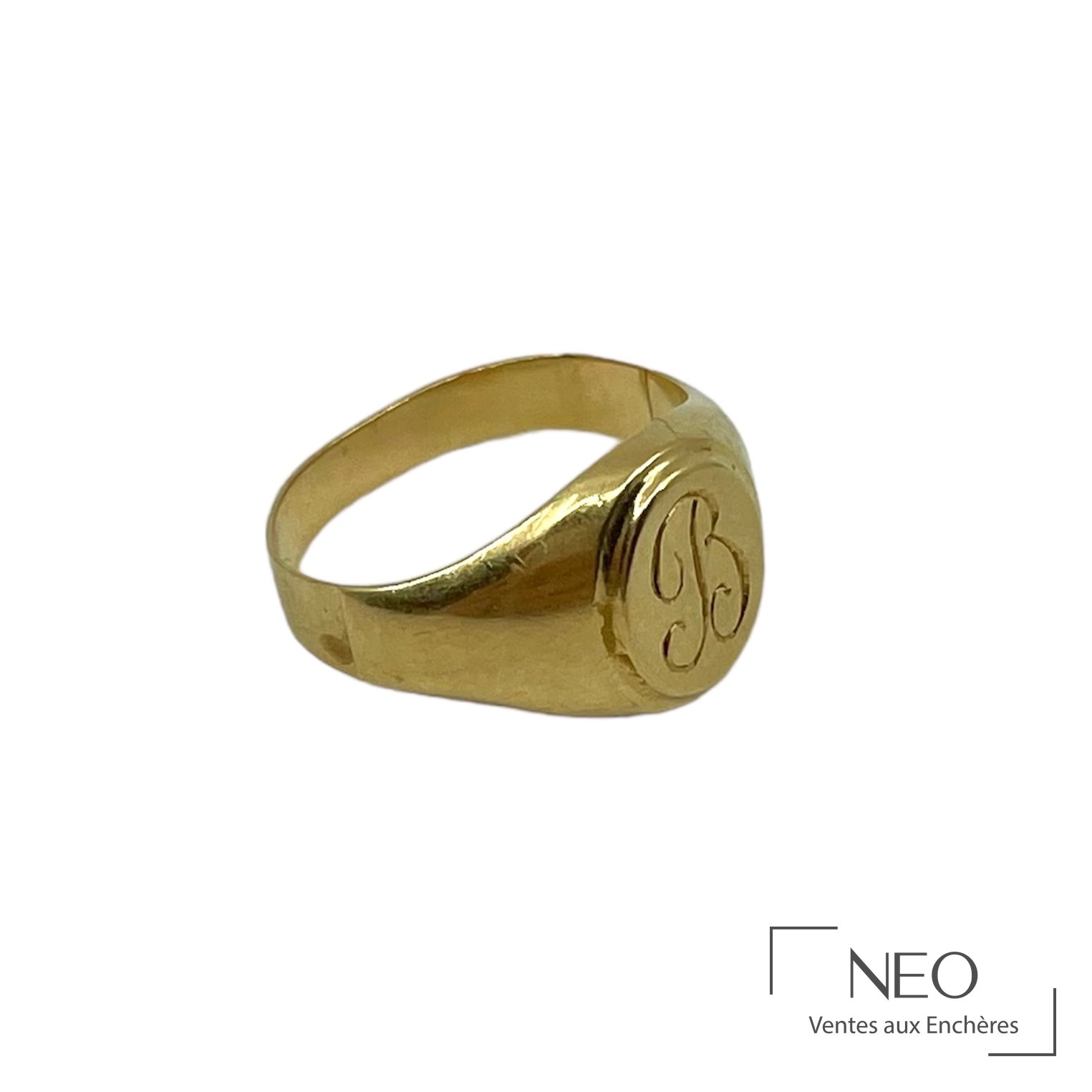 Chevalière en or jaune 18 carats monogrammée
