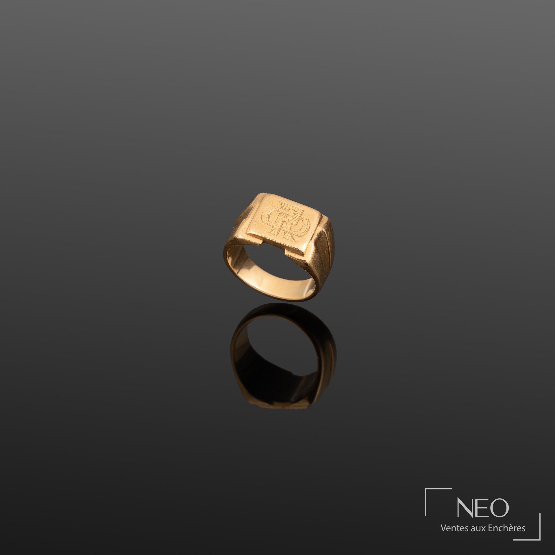 Chevalière monogrammée OR en or jaune 18K, 750/1000