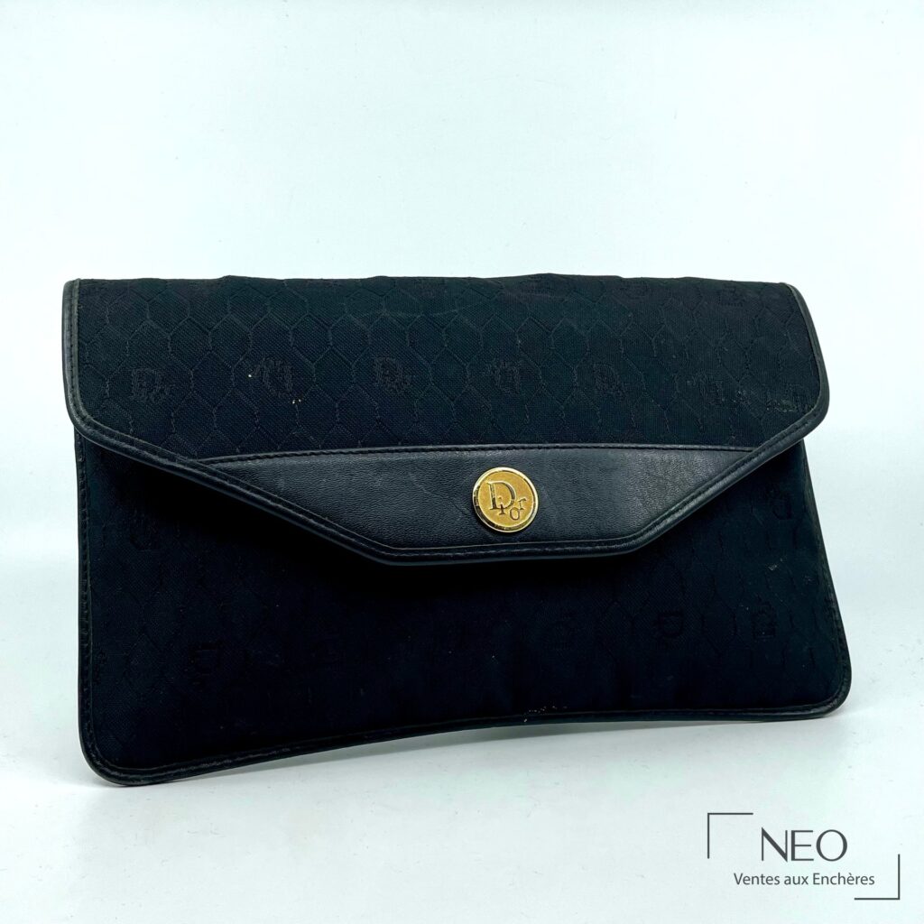 Pochette Christian Dior en tissu bleu nuit avec rabat et bouton pression doré