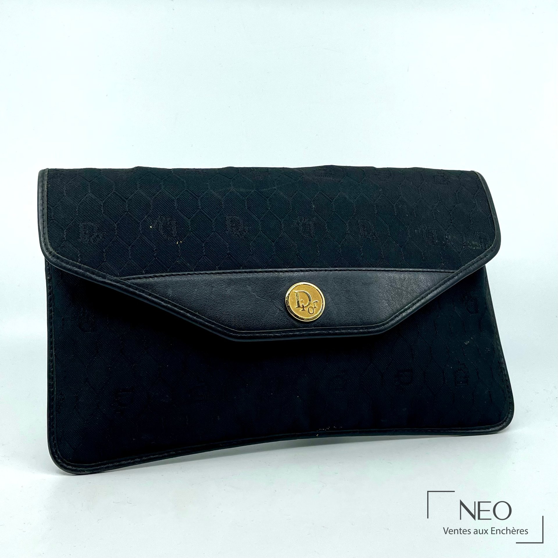Pochette Christian Dior en tissu bleu nuit avec rabat et bouton pression doré
