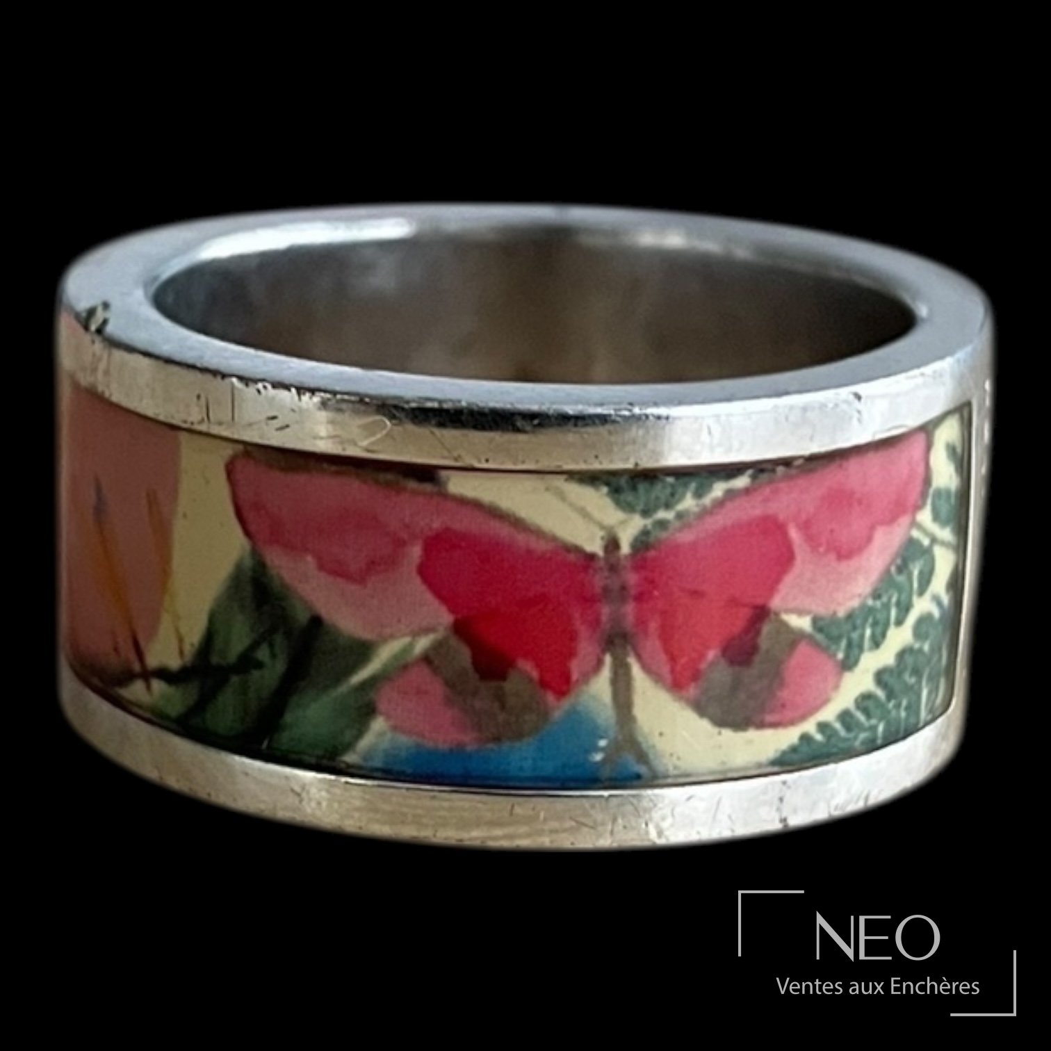 Christian Lacroix bague en métal argenté à décor sous verre de papillons et insectes
