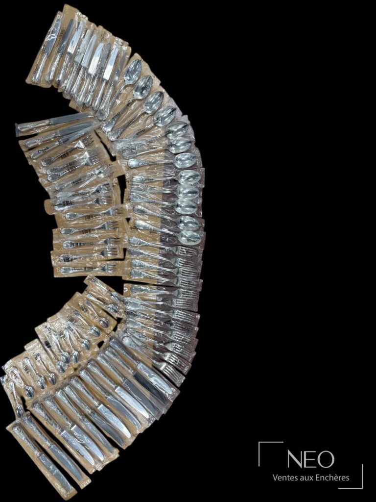 Ensemble de couverts Christofle Marly encore sous emballages plastique