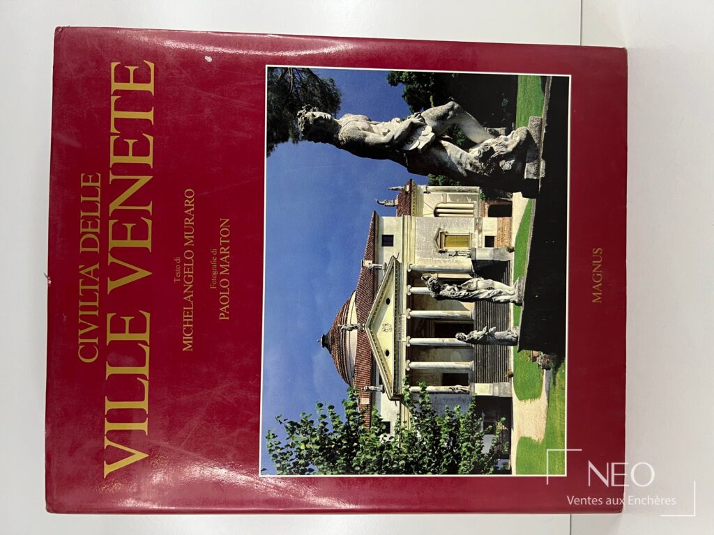 Couverture rouge du livre Civiltà delle ville venete avec photographie d'une villa et de statues.