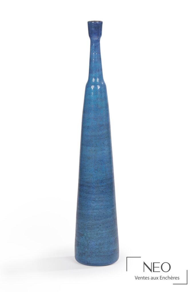 Vase soliflore élancé en grès émaillé bleu