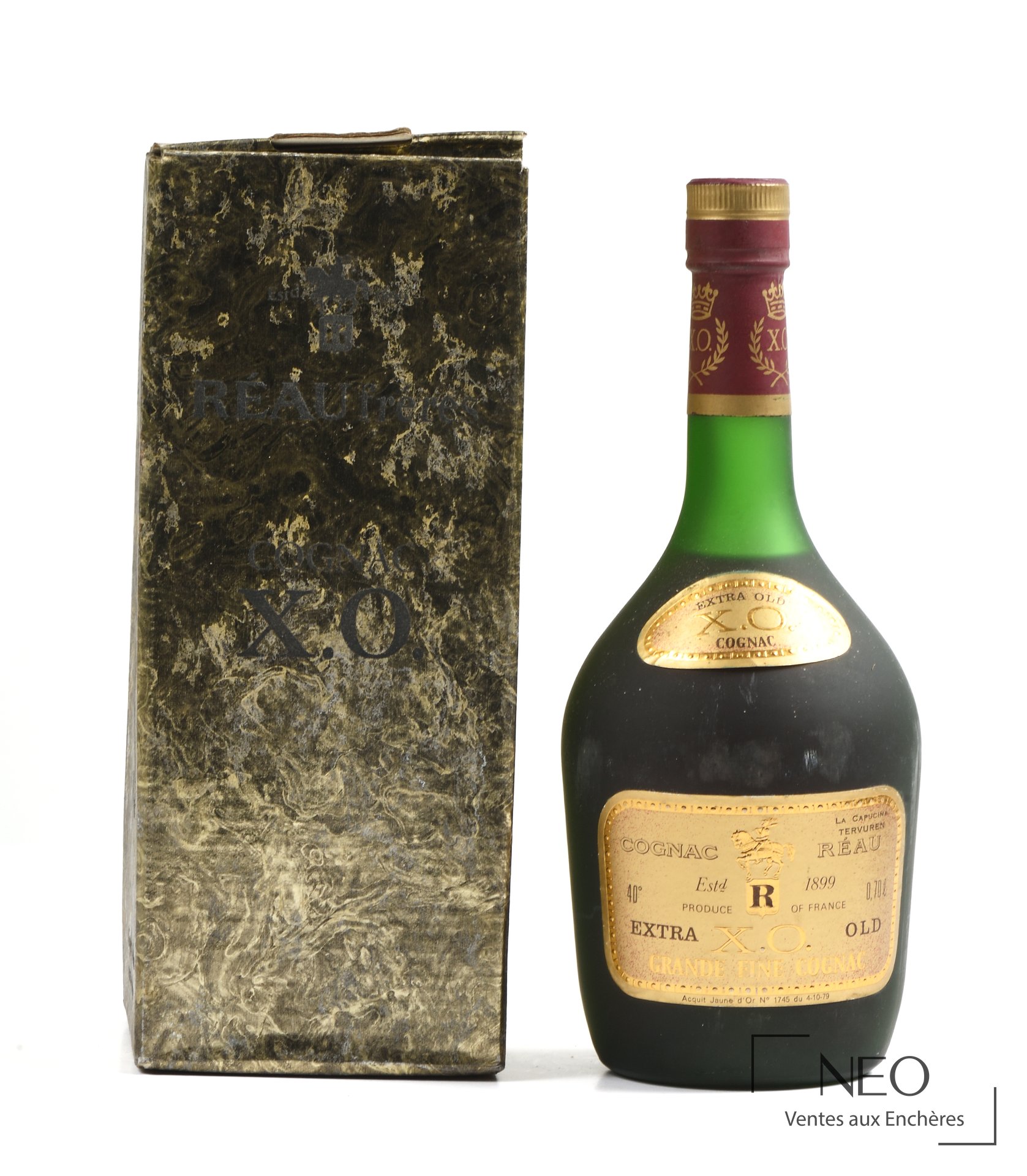 Bouteille de cognac Réau X.O. extra old avec son coffret carton d'origine