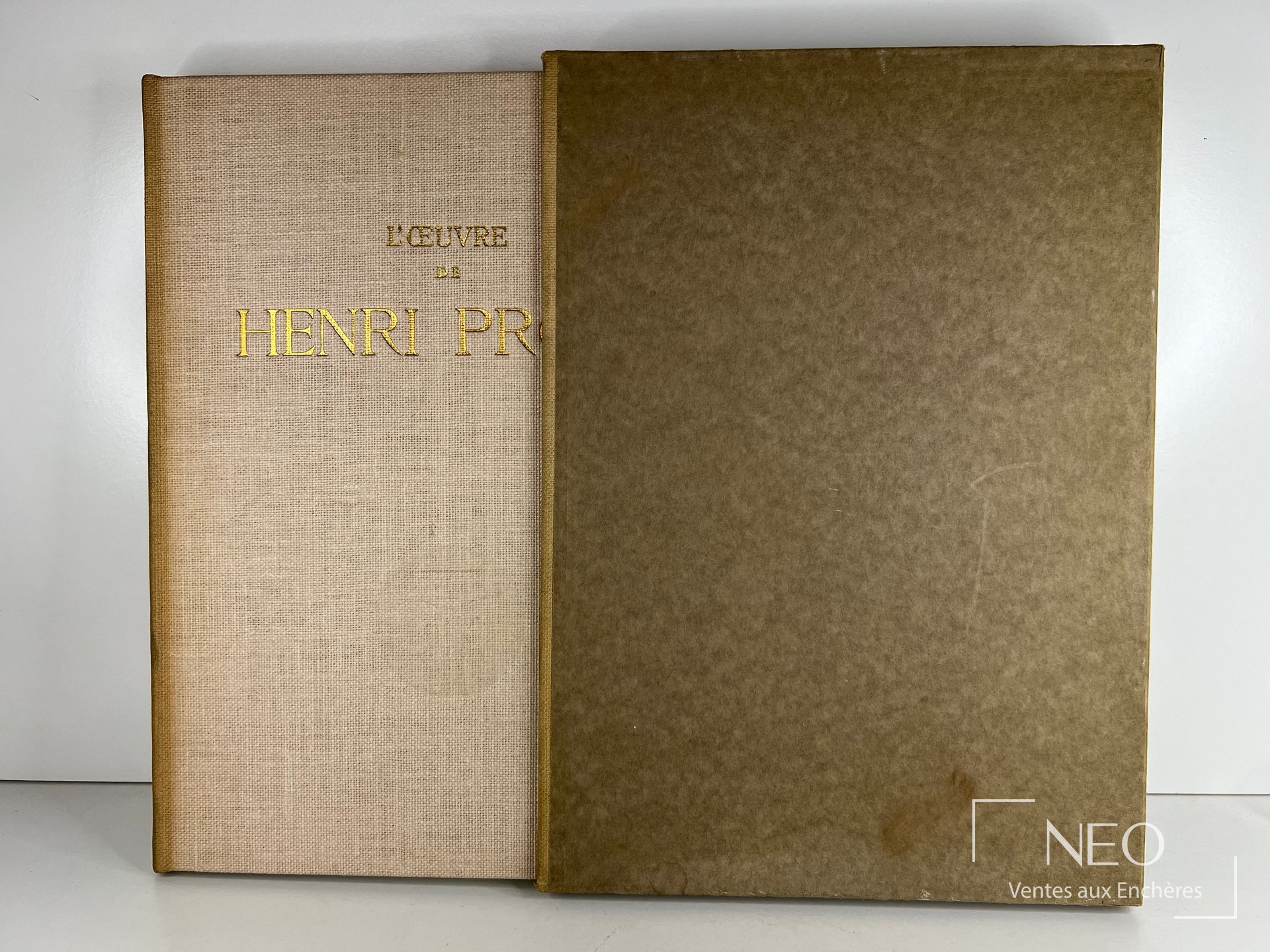 Ouvrage L'Oeuvre de Henri Prost présenté avec son étui.