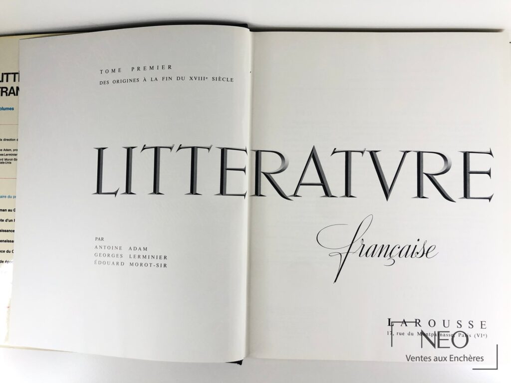 Ouvrage ouvert présentant la page de titre Littérature française