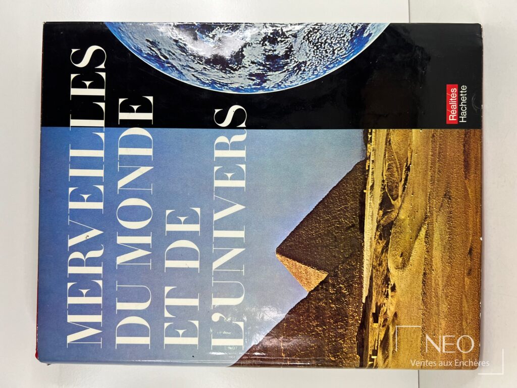 Couverture illustrée du livre Merveilles du monde et de l'univers