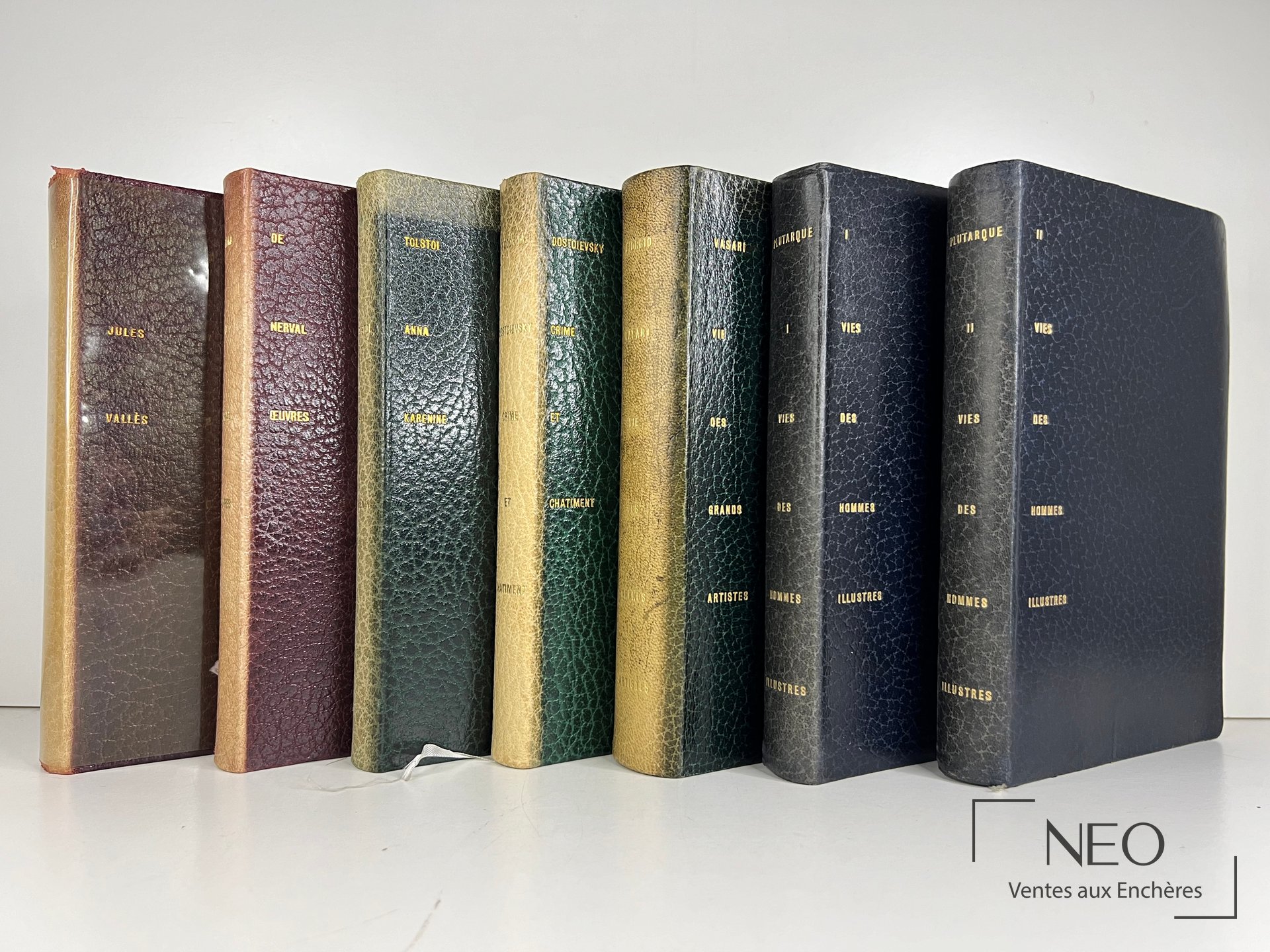 Sept volumes reliés en plein cuir