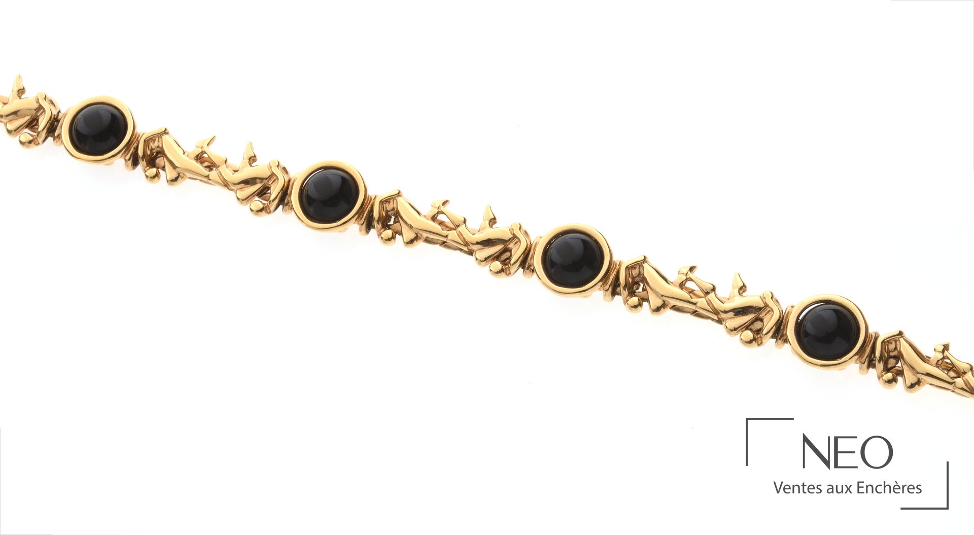 Collier à maille anglaise en métal doré avec cabochons noirs