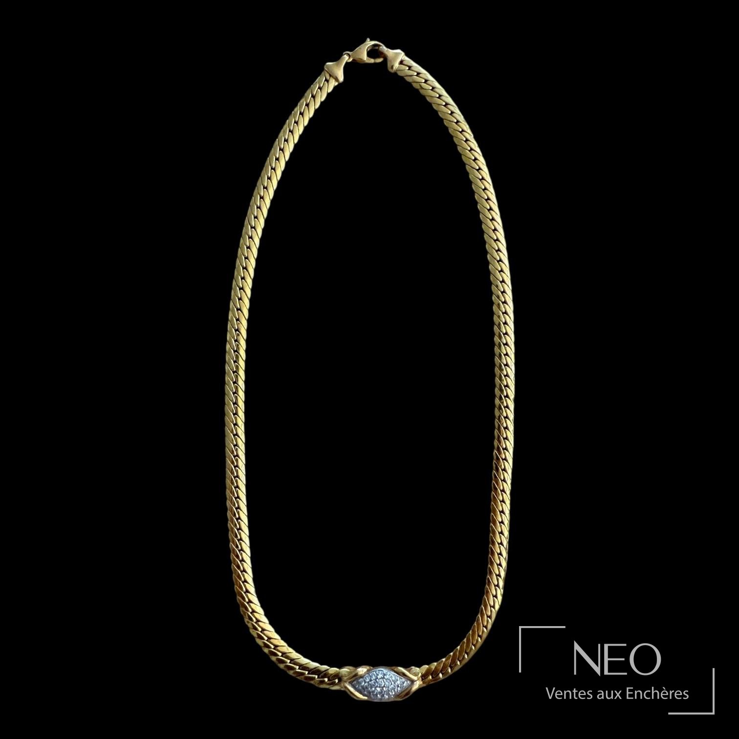 Collier en or jaune et or gris 18 carats à maille anglaise