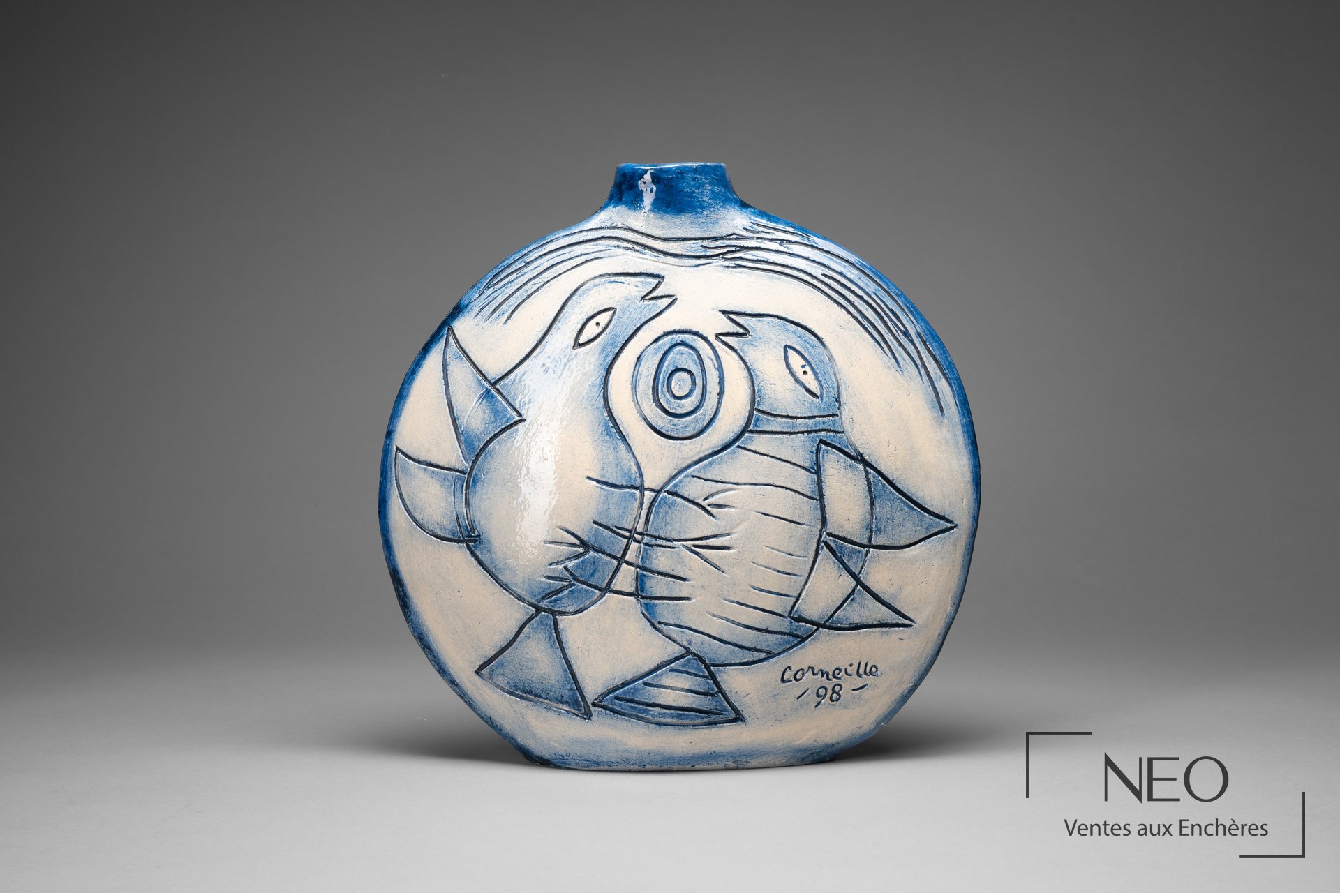 Vase double face de Corneille décoré de deux oiseaux
