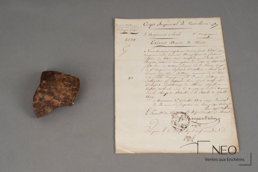 Extrait d acte de mort manuscrit et éclat d obus sur fond gris