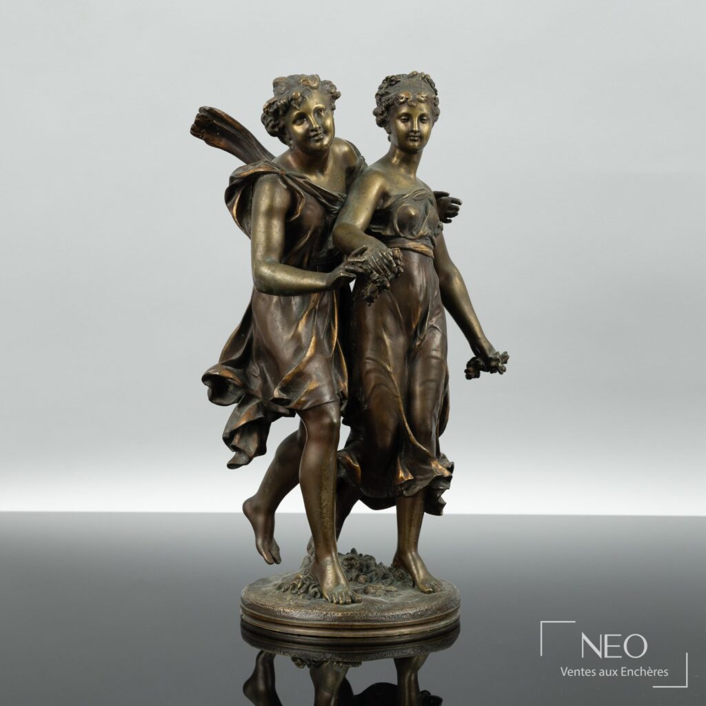 Sculpture en bronze à patine dorée représentant Amour et Psyché de face