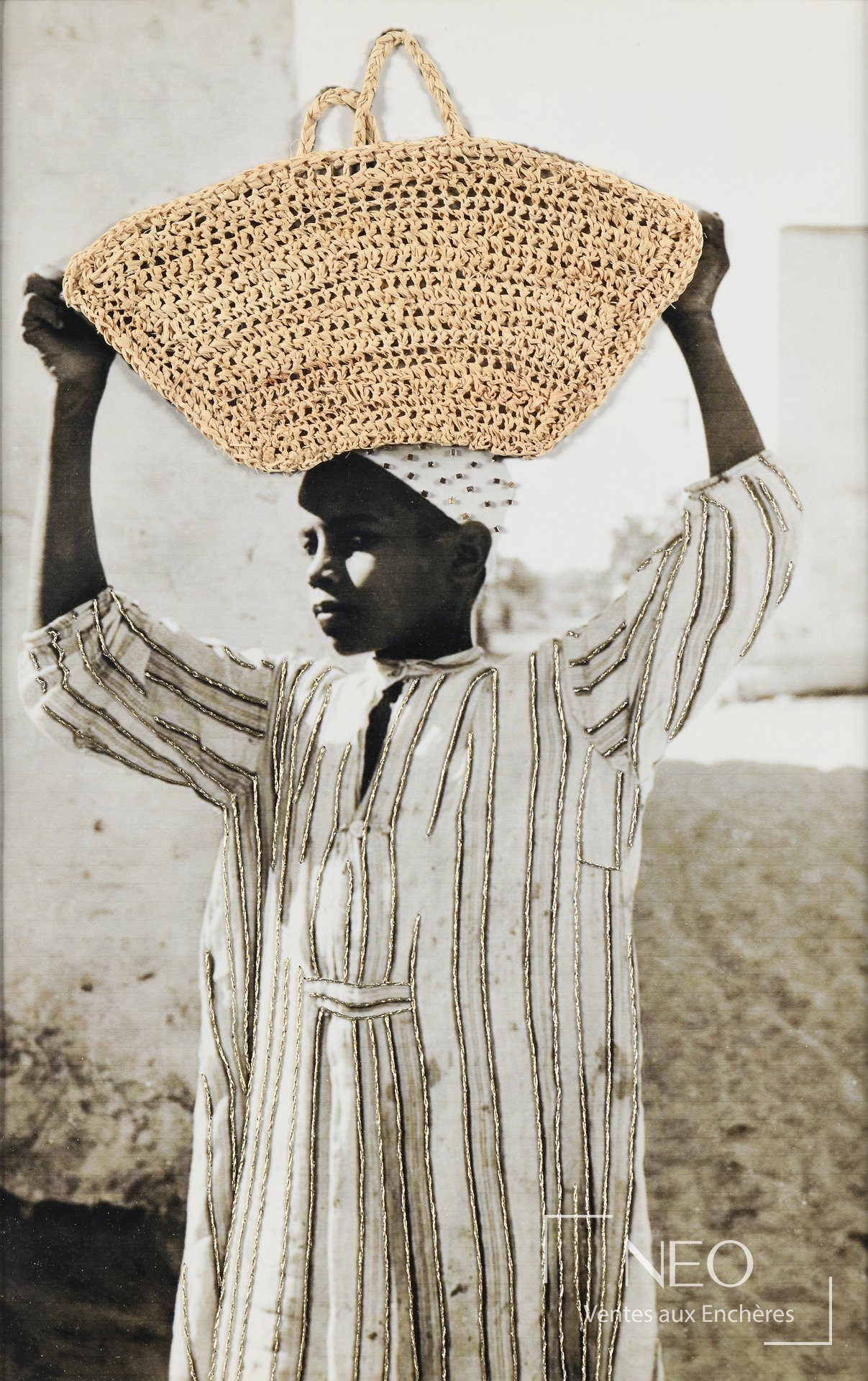 Daoud Aoulad-Syad Enfant au panier, tirage argentique brodé