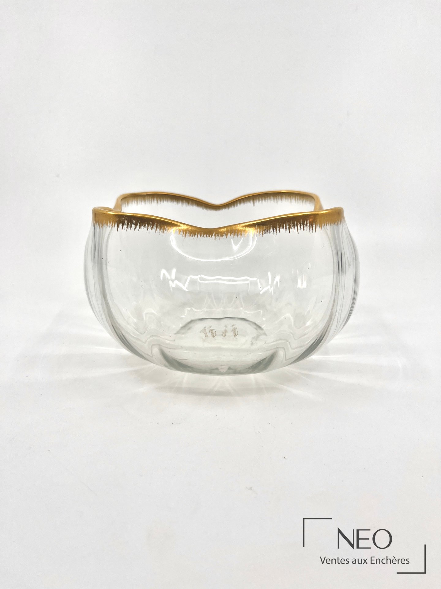 Daum Nancy coupe quadrilobée en verre incolore, époque contemporaine
