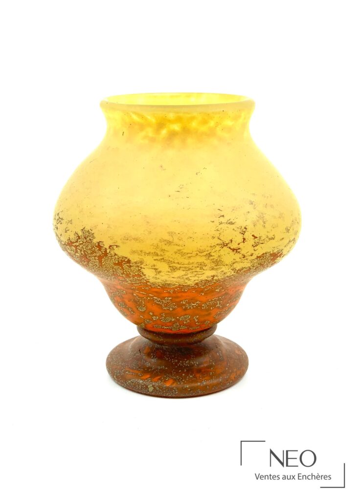 Vase Daum Nancy en verre multicouches