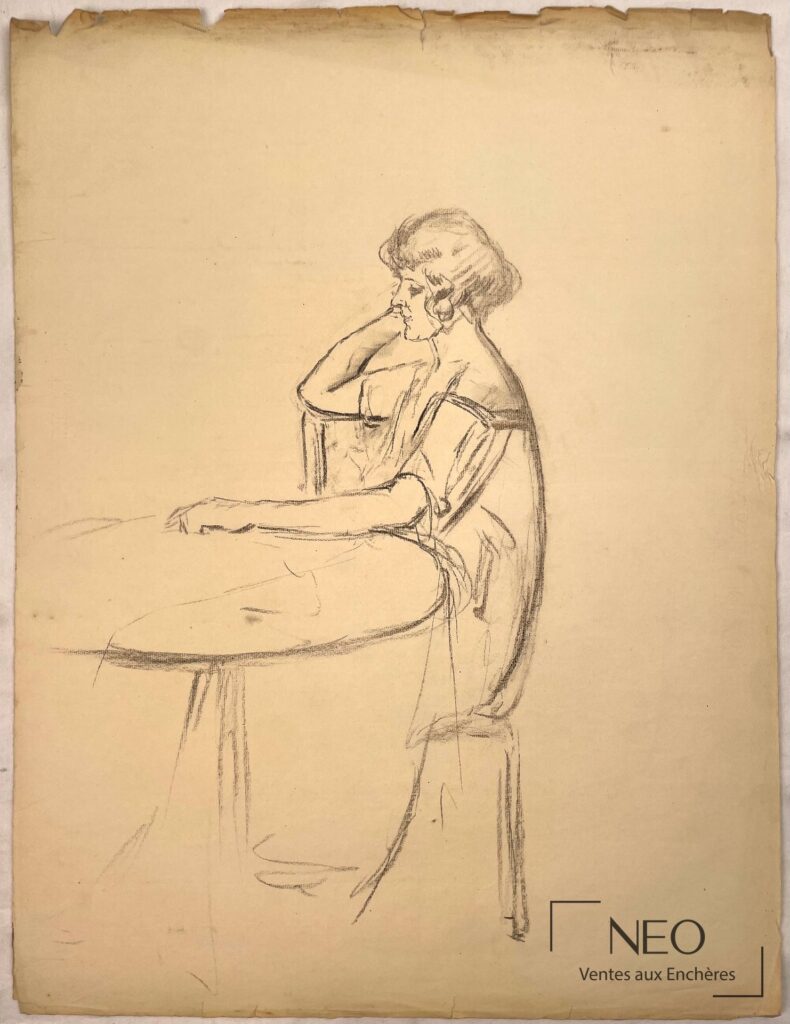 Femme accoudée sur une table dessinée au fusain sur papier