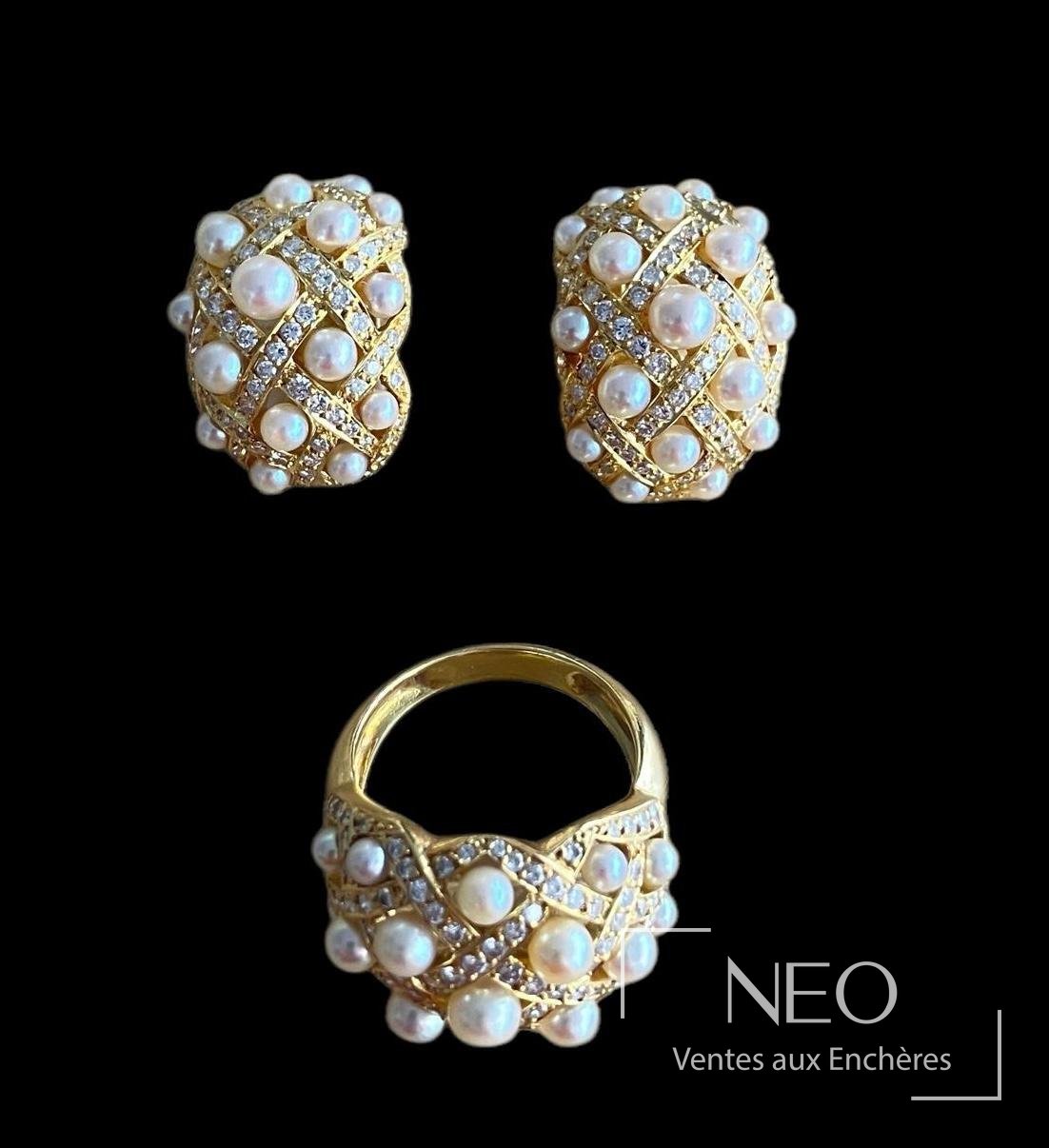 Demi parure en or jaune avec bague et clips d’oreille sertis de brillants et de perles d’imitation
