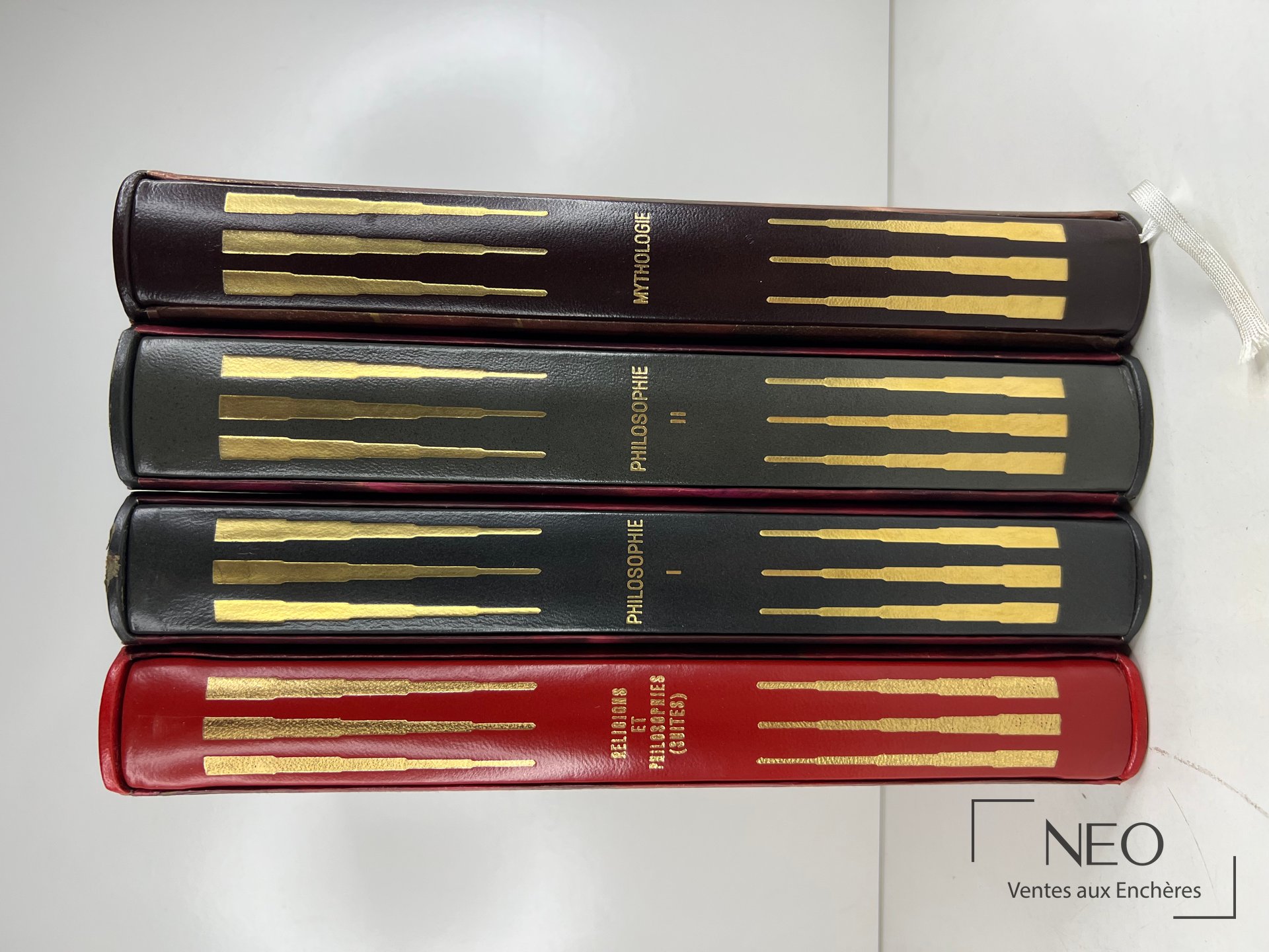 Quatre volumes reliés