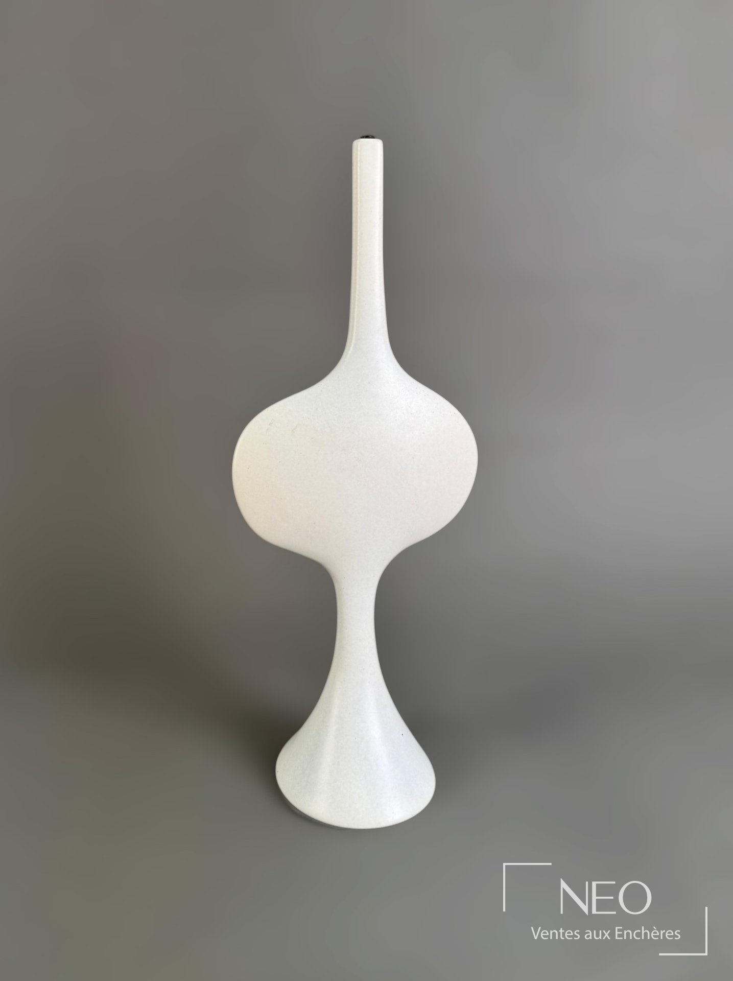 Pied de lampe en céramique émaillée blanche
