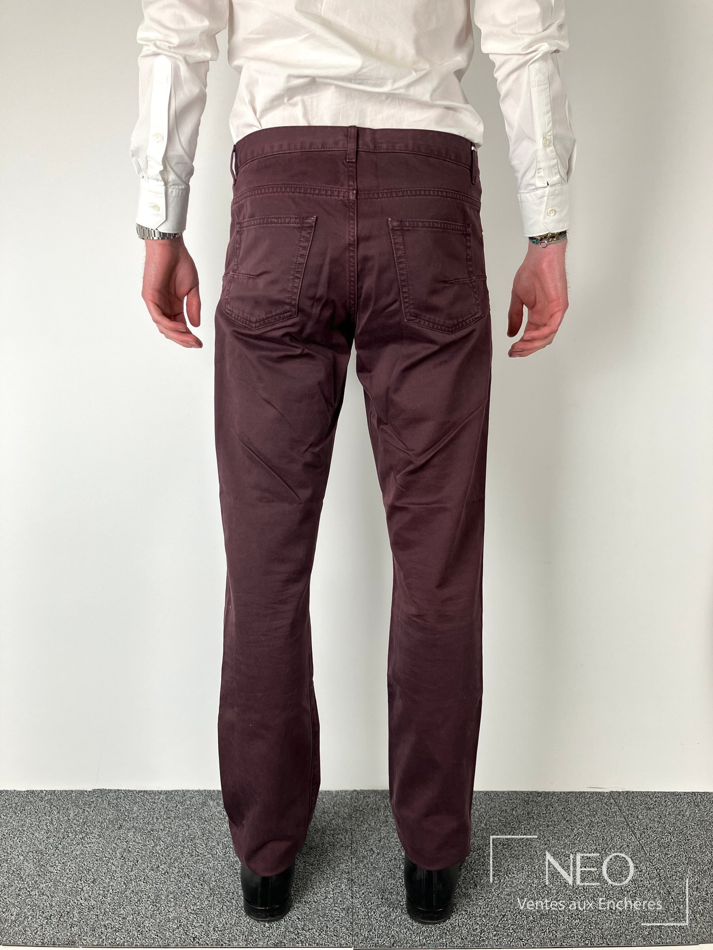 Pantalon violet DIOR Homme vu de dos