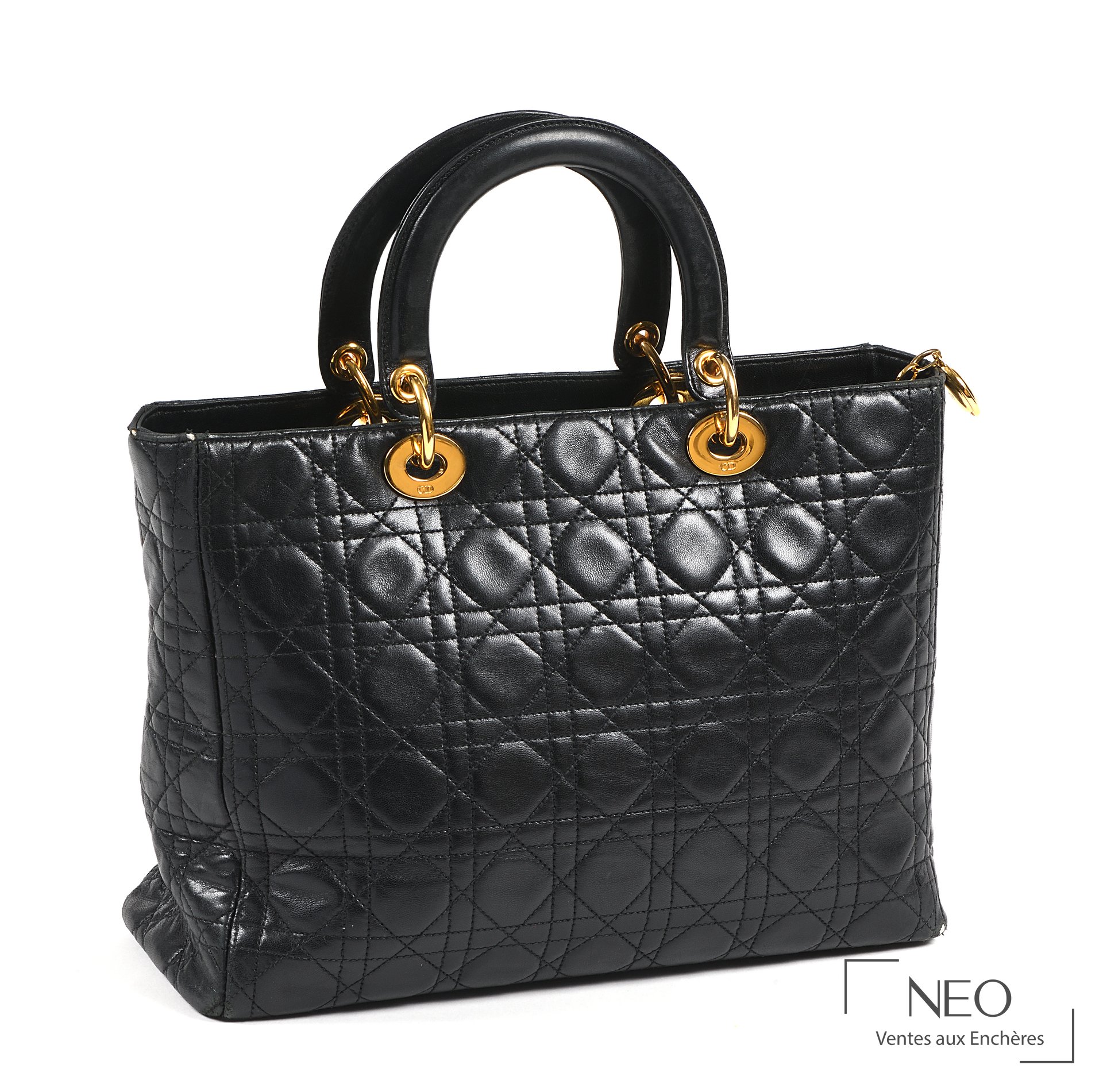 Sac Lady Dior noir en cuir matelassé avec anses rigides et bijouterie dorée