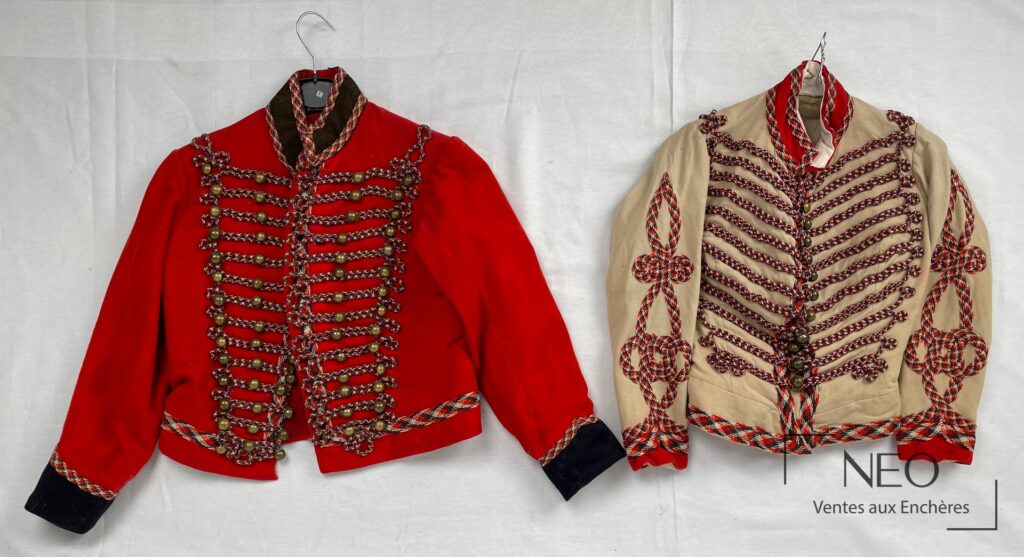 Deux dolmans de trompette