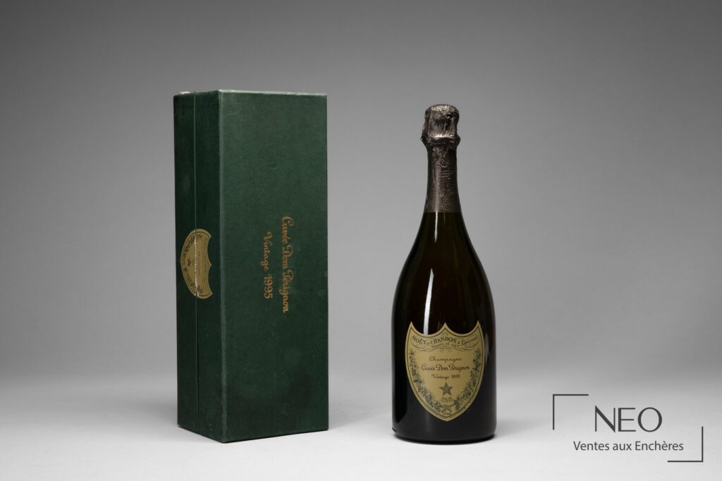 Bouteille de champagne Dom Pérignon Brut 1995 avec son coffret vert