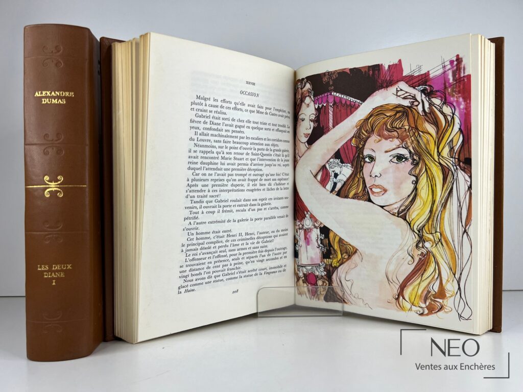 Livre ouvert montrant une page illustrée et la tranche cuir doré des Deux Diane