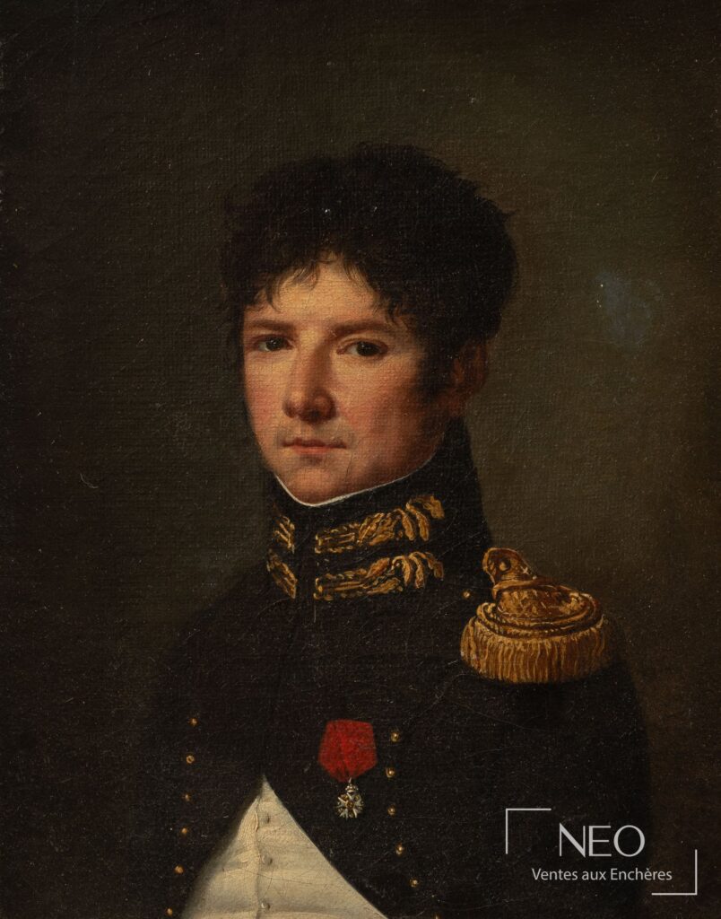 Portrait peint d'un officier en habit sombre avec décorations rouges et or