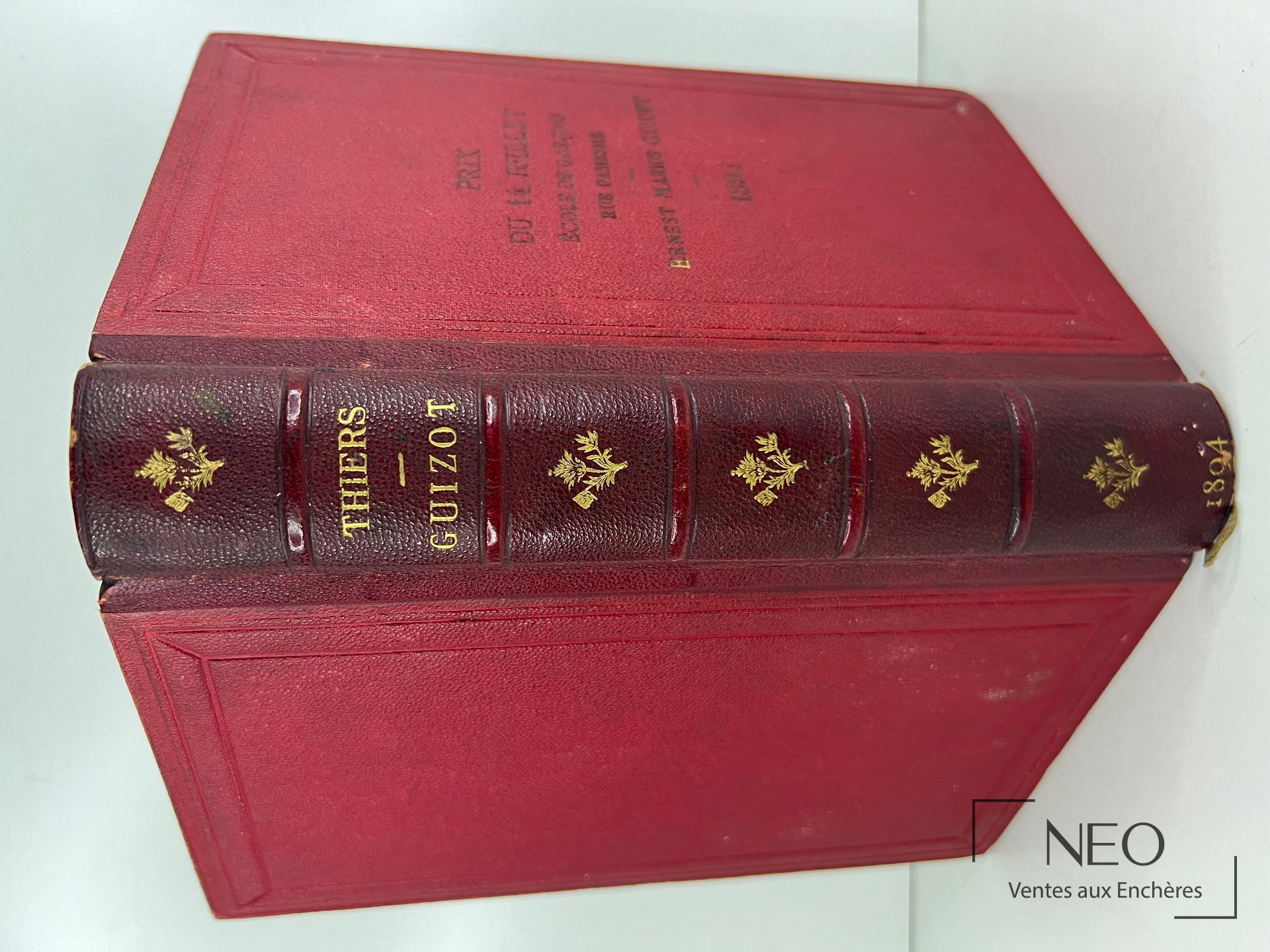 Reliure rouge et dos en chagrin d'Edgar Zevort