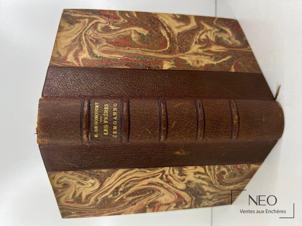 Livre relié en demi chagrin