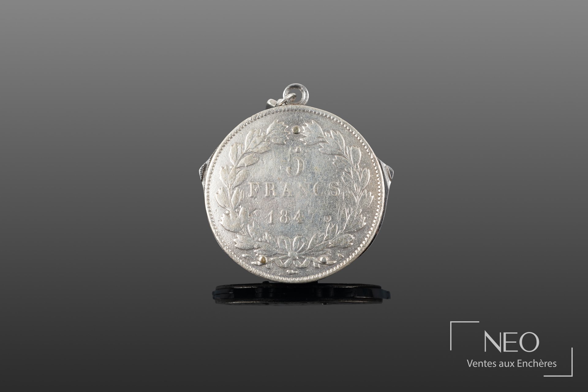 Manucurie en argent formée d'une pièce de 5 francs Louis-Philippe Ier