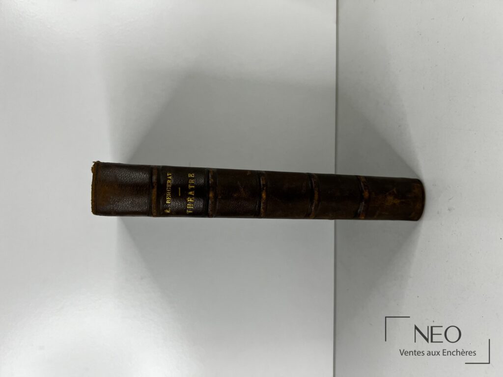 Dos d'un livre en demi basane avec nerfs et titre doré Émile Bergerat