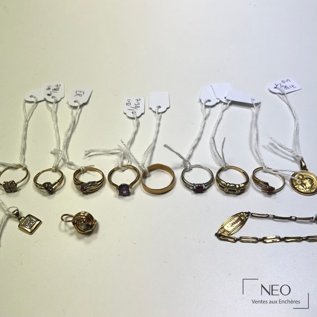 Ensemble de bijoux en or avec bagues