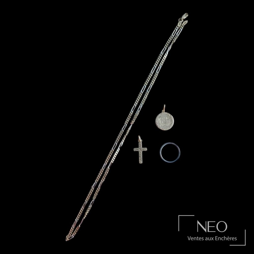 Ensemble de bijoux en or avec chaîne