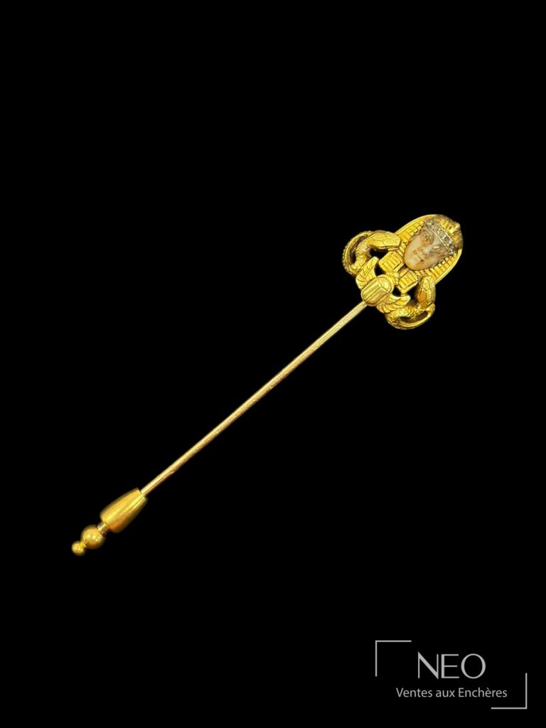 Épingle de cravate en or jaune à tête égyptienne