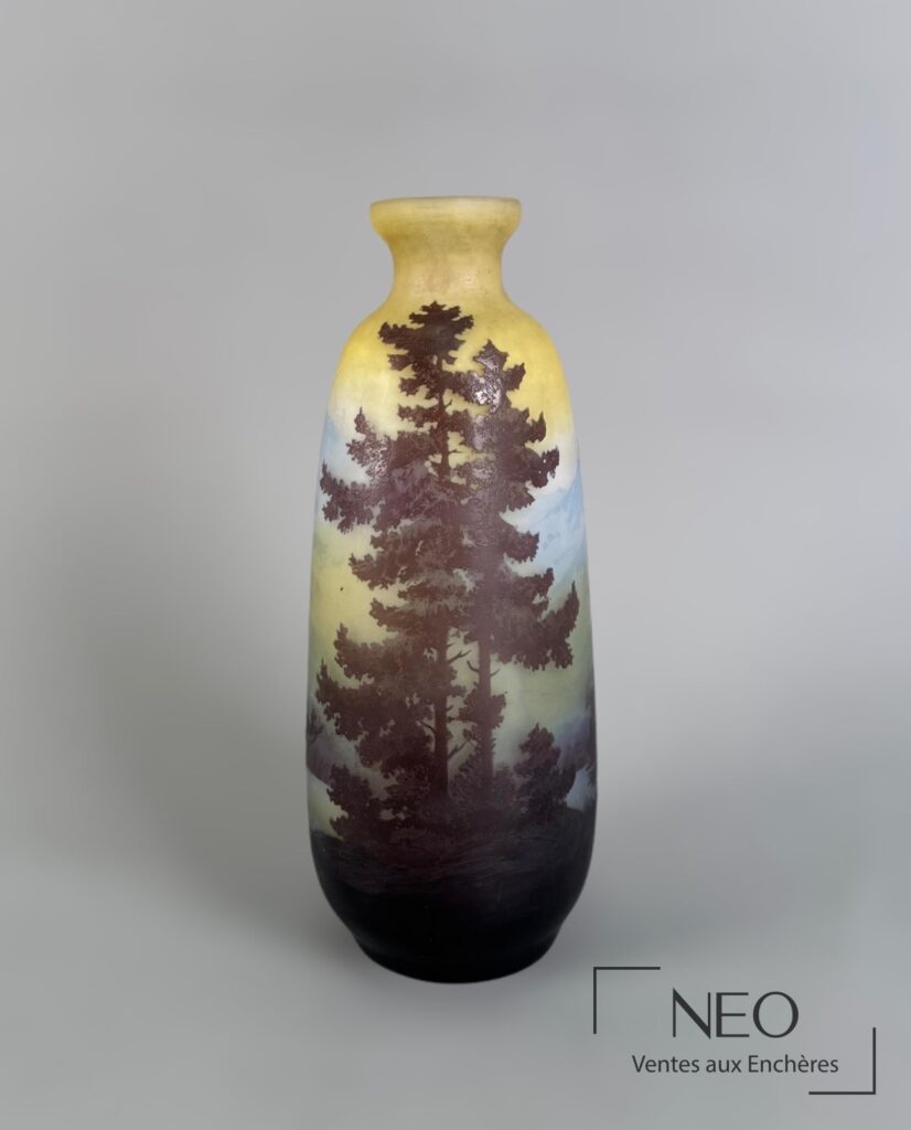 Vase piriforme Établissement Gallé en verre multicouche